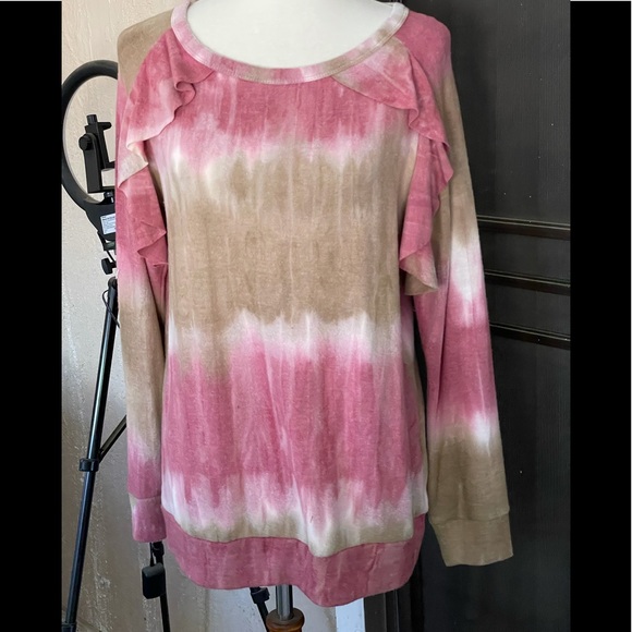 🌟Sale🌟Tie Dye Ruffle Top - Picture 9 of 11